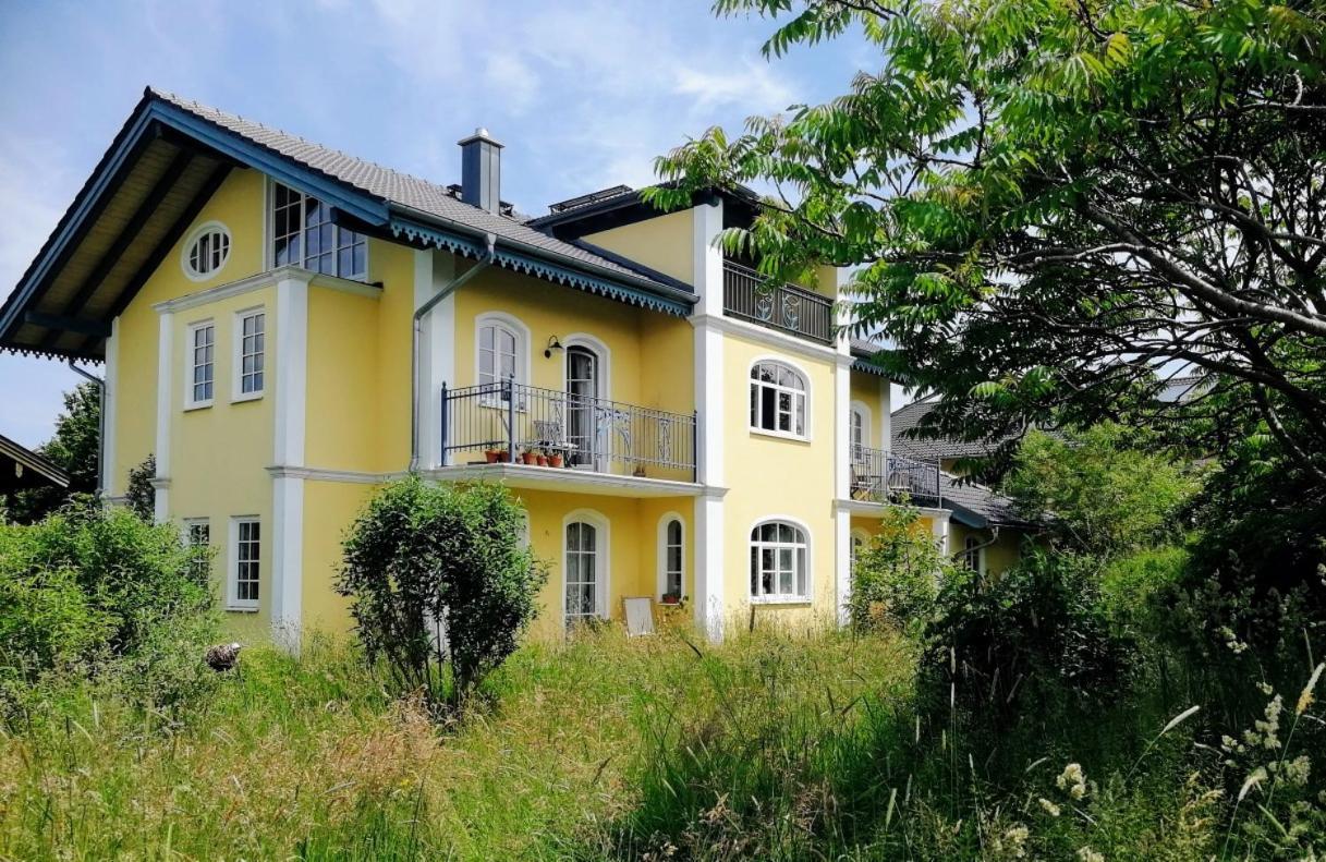 Ferienwohnung in seenaher Künstlervilla in Gstadt Gstadt am Chiemsee Exterior foto